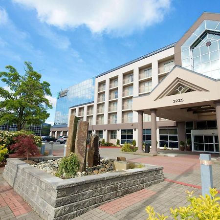 Embassy Suites By Hilton Seattle Белвю Екстериор снимка
