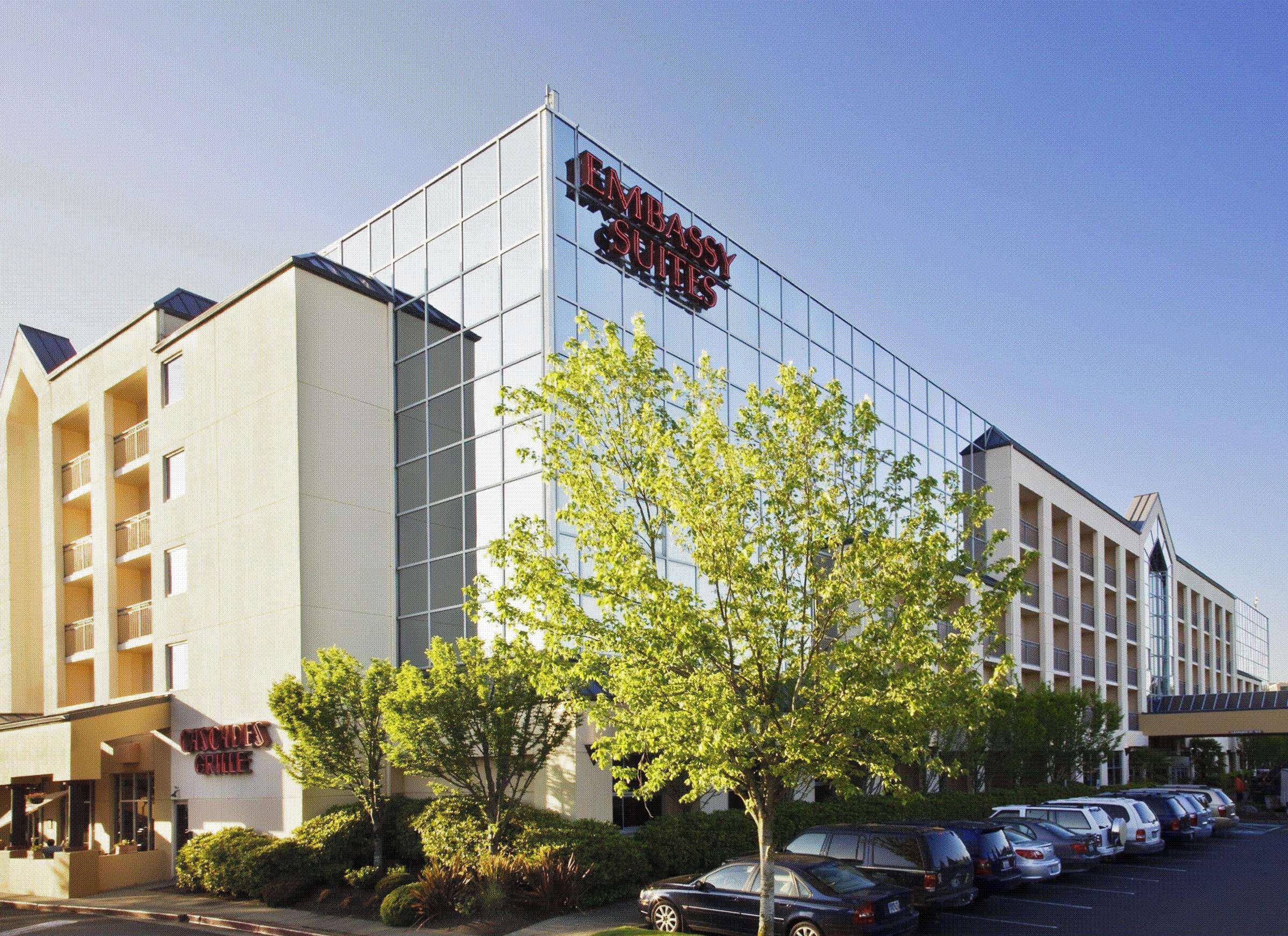 Embassy Suites By Hilton Seattle Белвю Екстериор снимка