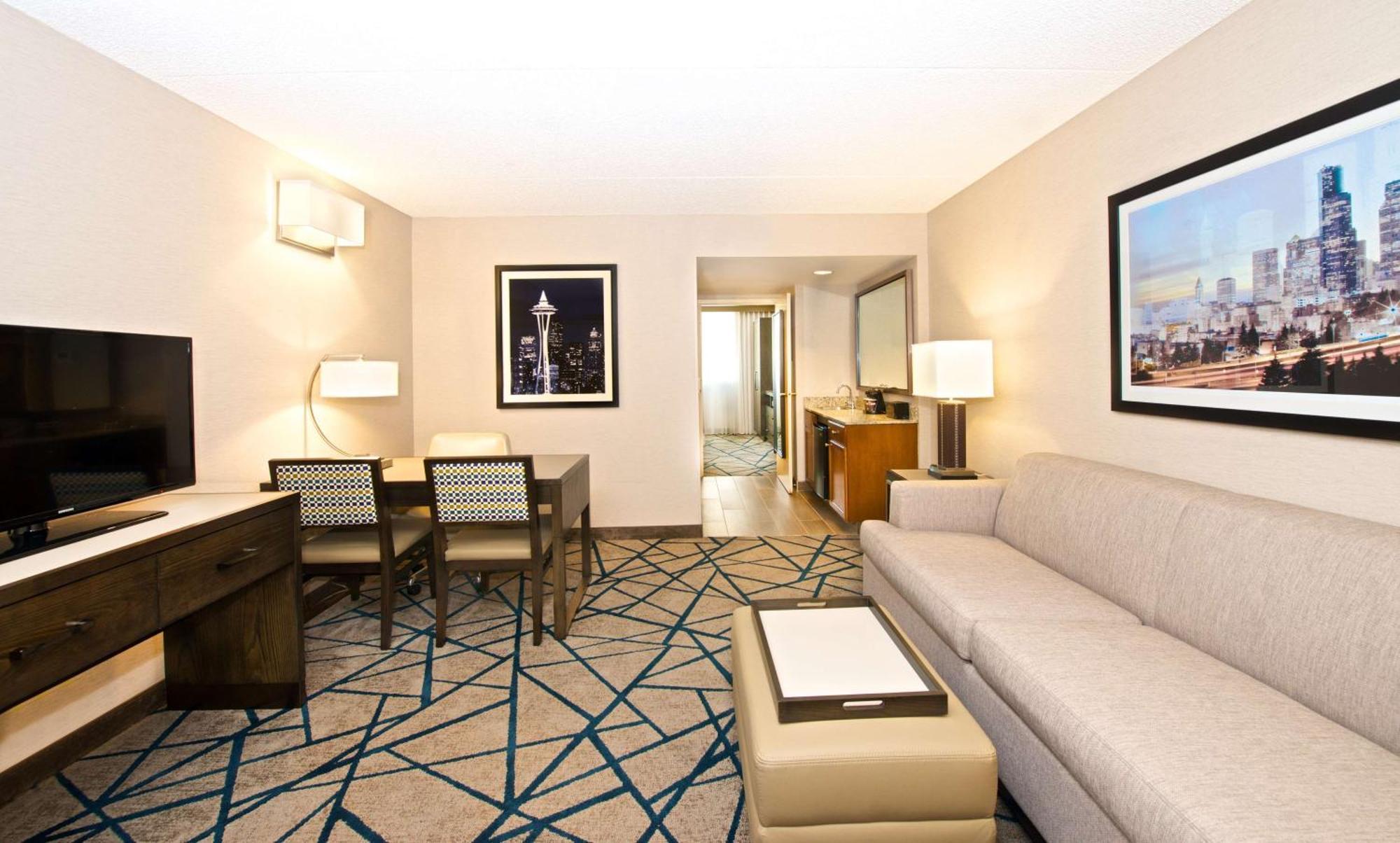 Embassy Suites By Hilton Seattle Белвю Екстериор снимка