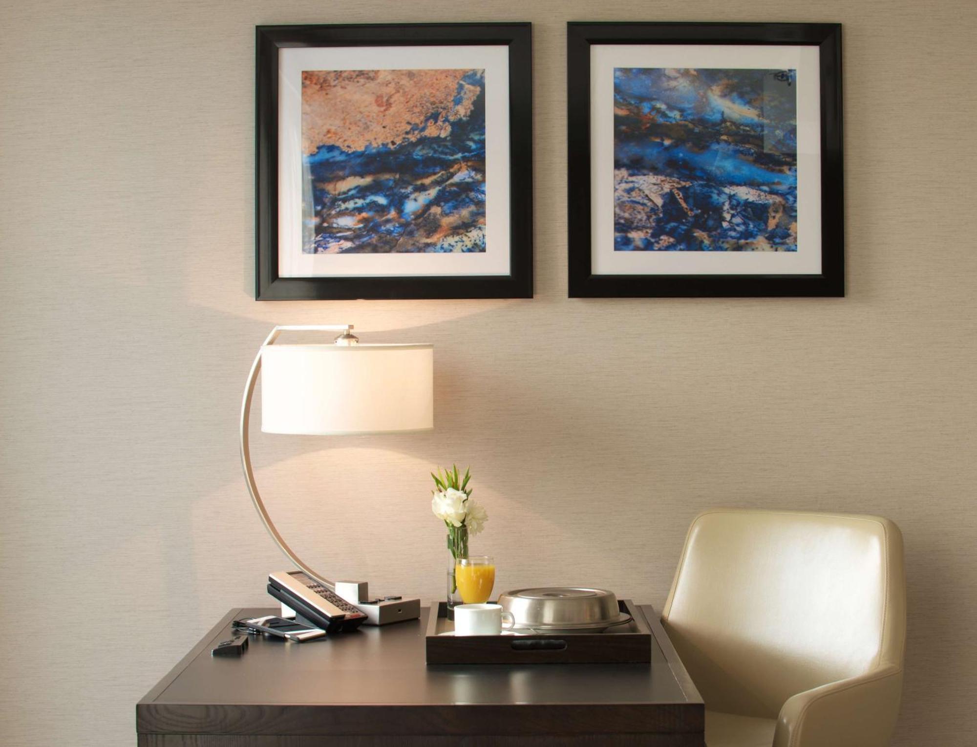 Embassy Suites By Hilton Seattle Белвю Екстериор снимка
