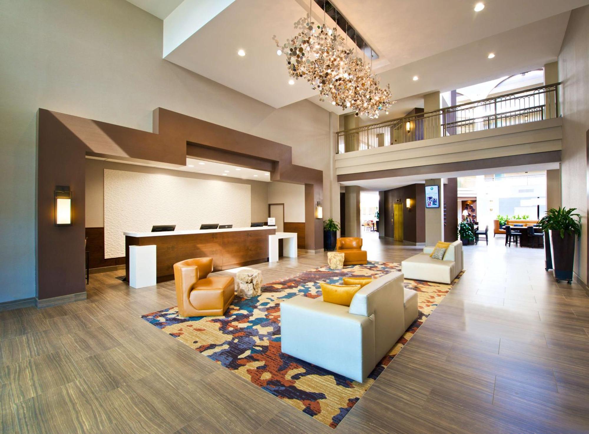 Embassy Suites By Hilton Seattle Белвю Екстериор снимка