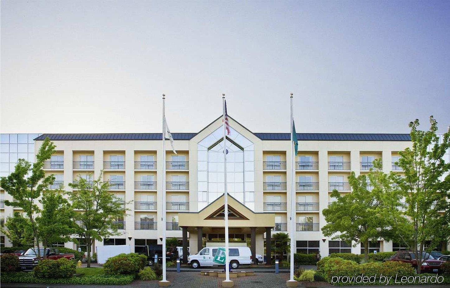 Embassy Suites By Hilton Seattle Белвю Екстериор снимка